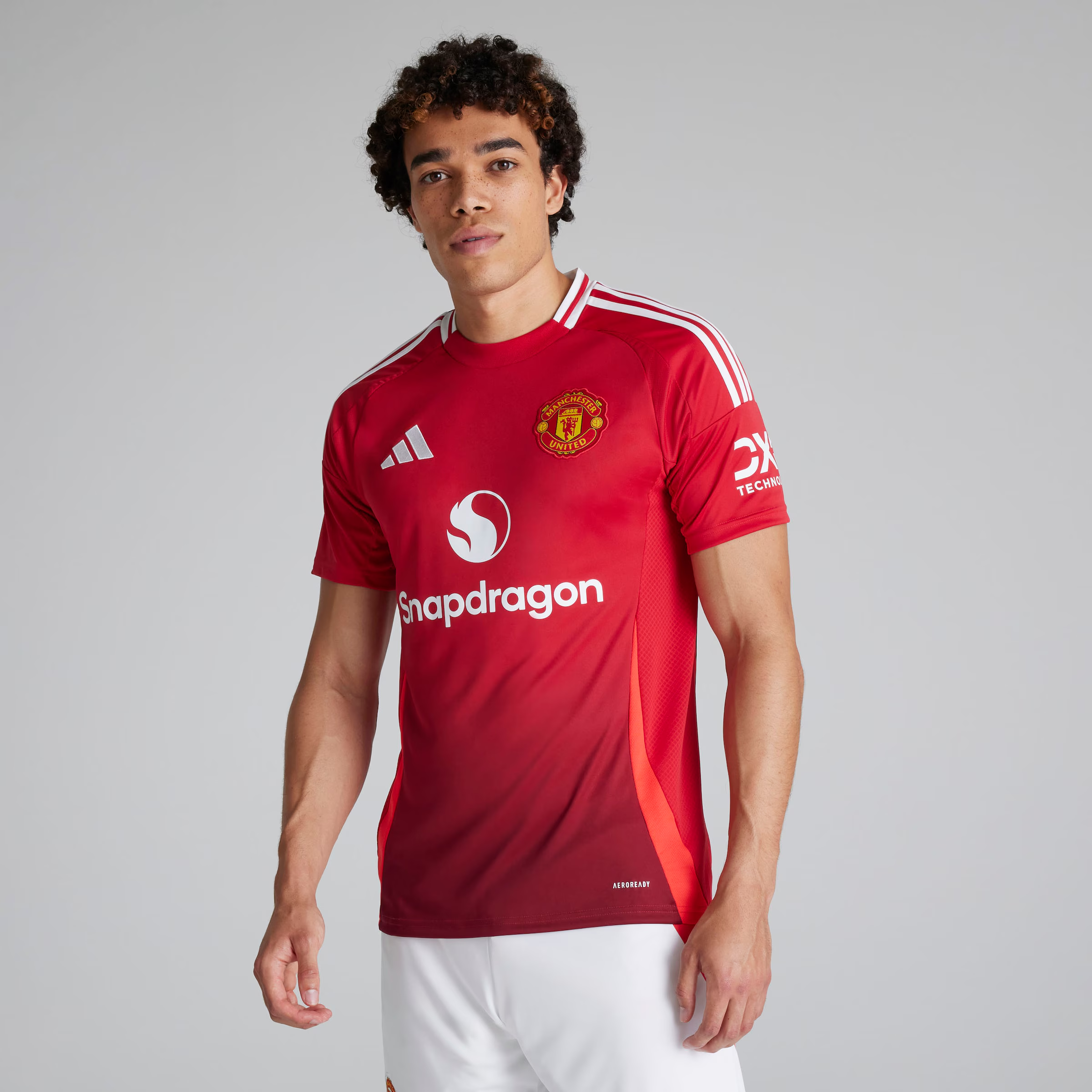 Manchester United 24-25 Home Trikot_01 Kollektion – Exklusive Manchester United FC Trikots und Fanartikel