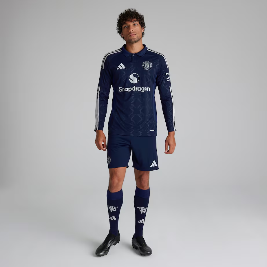 Manchester United 24-25 Langarm-Away-Trikot_01 Kollektion – Exklusive Manchester United FC Trikots und Fanartikel