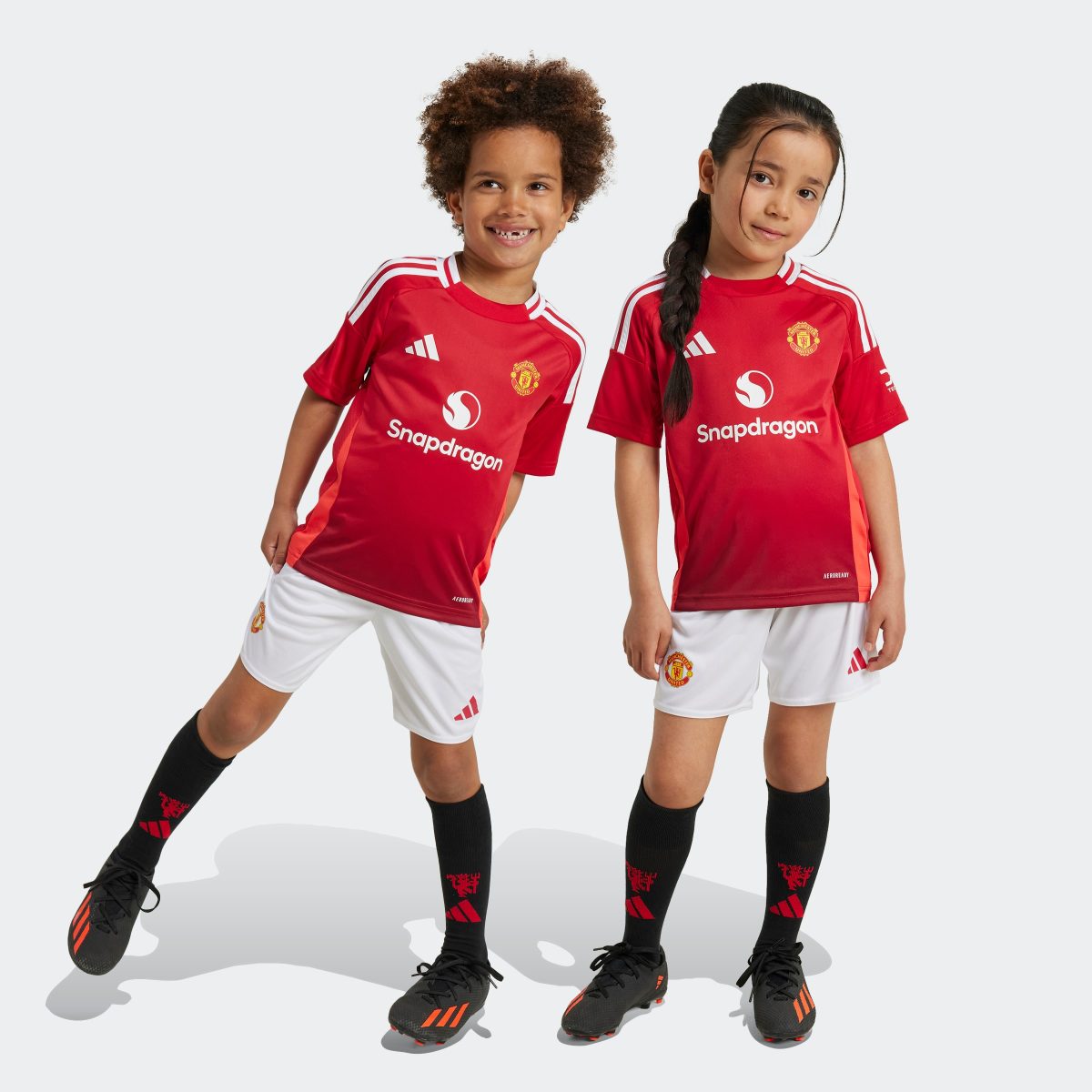 manchester united 2425 home trikot mit b.fernandes 8 epl druck amp abzeichen – 25 manuel ugarte Kollektion – Exklusive Manchester United FC Trikots und Fanartikel