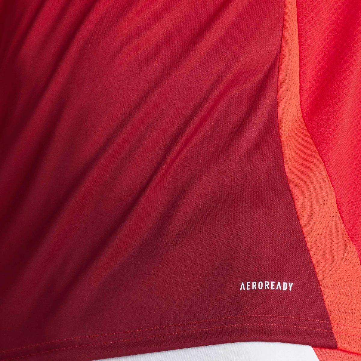 manchester united x adidas damen golf ultimate365 solid kurzarm-poloshirt schwarz – 6 lisandro martínez Kollektion – Exklusive Manchester United FC Trikots und Fanartikel